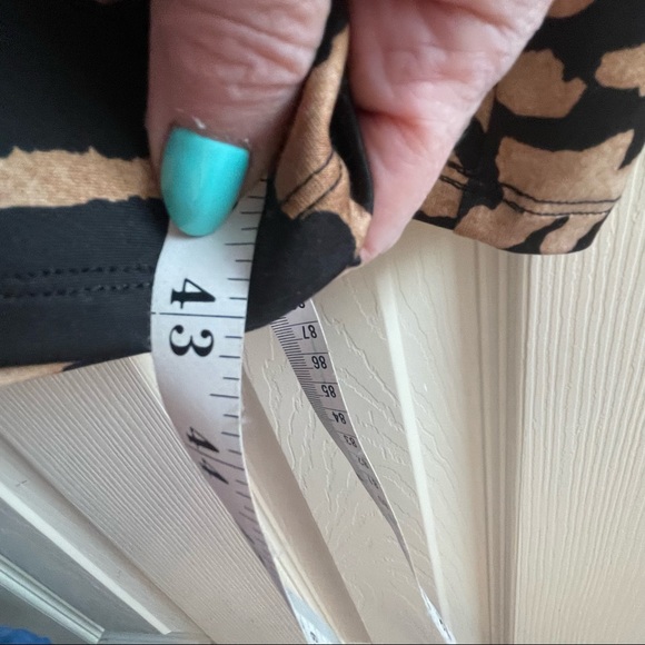 Elegant Animal Print Dress - Picture 13 of 13